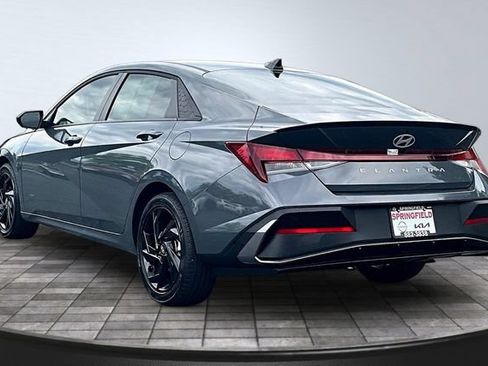 Used 2026 Hyundai Elantra Sport FWD image 4