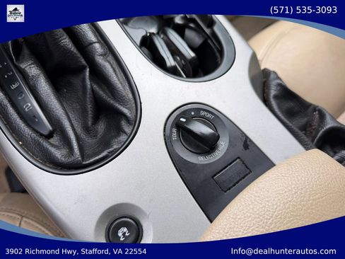Used 2005 Chevrolet Corvette Coupe w/ Preferred Equipment Group RWD image 25