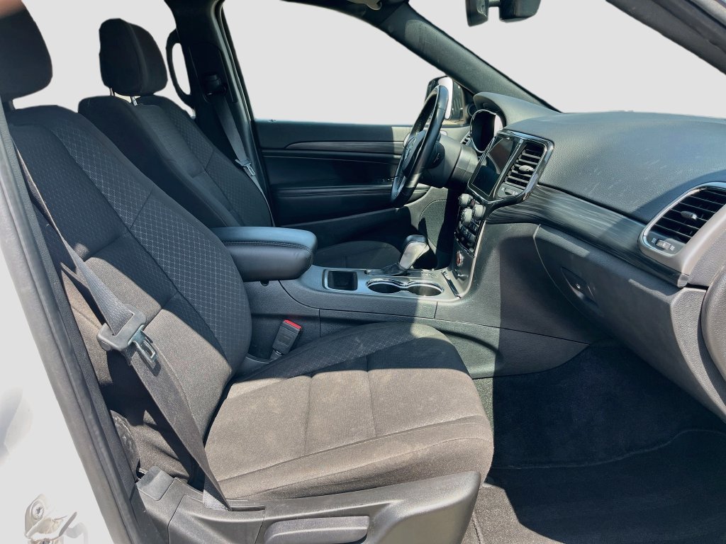 Used 2022 Jeep Grand Cherokee Laredo E AWD/4WD image 28