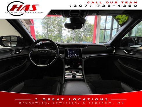 Used 2024 Jeep Grand Cherokee Altitude AWD/4WD image 14