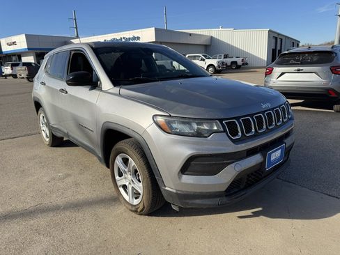 Used 2023 Jeep Compass Sport image 1