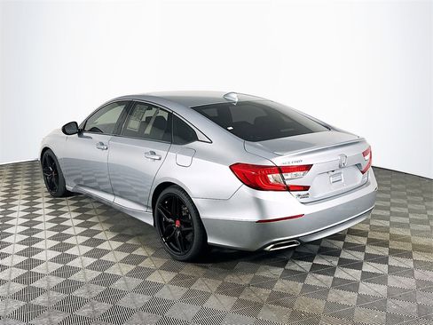 Used 2018 Honda Accord Sport image 5