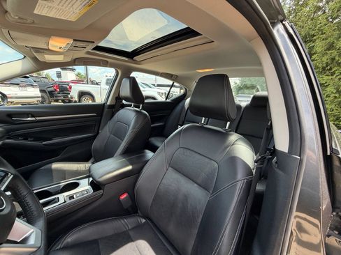 Used 2023 Nissan Altima 2.5 SL FWD image 33