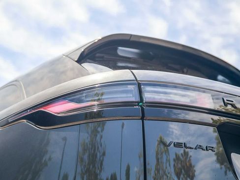 New 2026 Land Rover Range Rover Velar Dynamic SE AWD/4WD image 7
