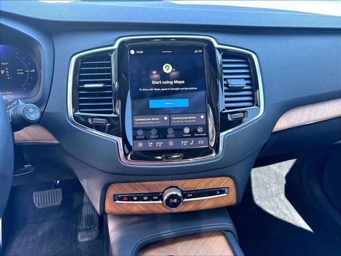 Used 2024 Volvo XC90 T8 Plus w/ Protection Package Premier AWD/4WD image 35