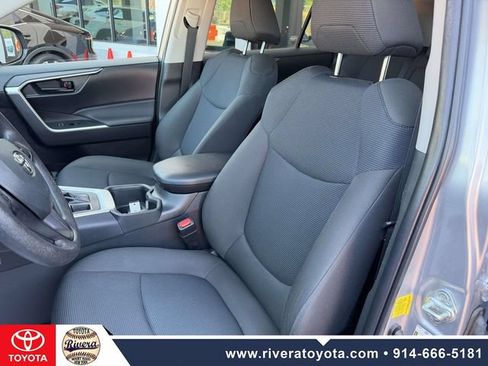 Used 2023 Toyota RAV4 LE AWD/4WD image 14