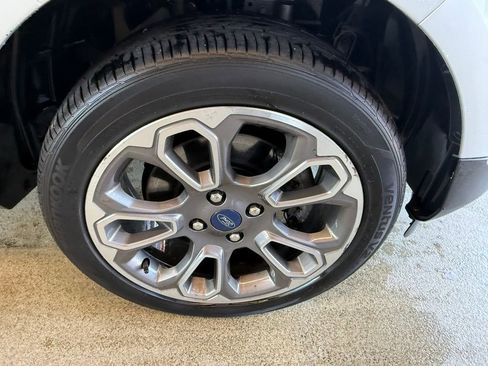 Used 2020 Ford EcoSport Titanium image 5