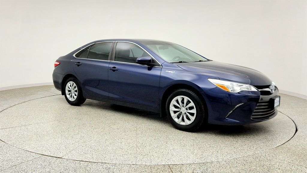 Used 2017 Toyota Camry LE FWD image 3