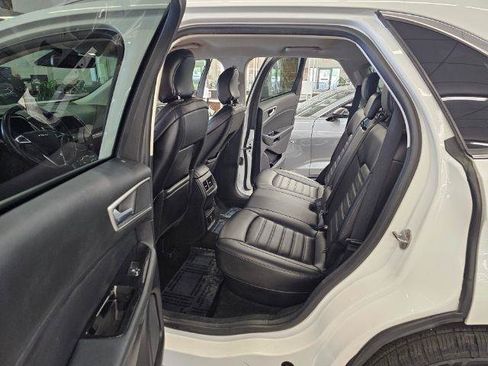 Used 2019 Ford Edge SEL w/ Equipment Group 201A AWD/4WD image 9