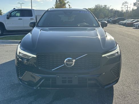 Used 2025 Volvo XC60 B5 Plus image 3