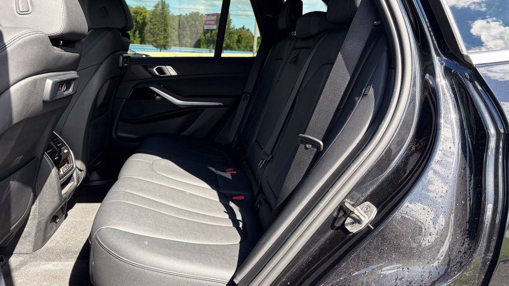 Certified 2021 BMW X5 xDrive40i w/ Premium Package 2 AWD/4WD image 9