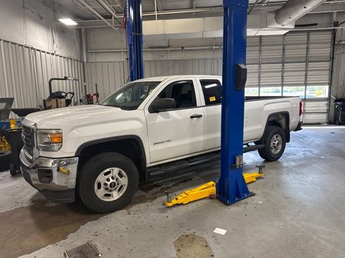 Used 2015 GMC Sierra 2500 2WD Double Cab w/ Sierra Convenience Package image 6