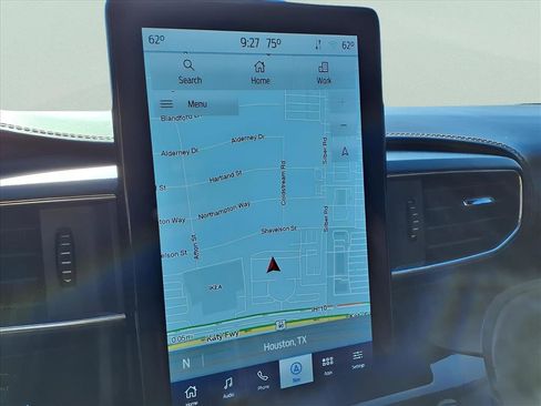 Used 2022 Ford Explorer King Ranch w/ Technology Package image 17