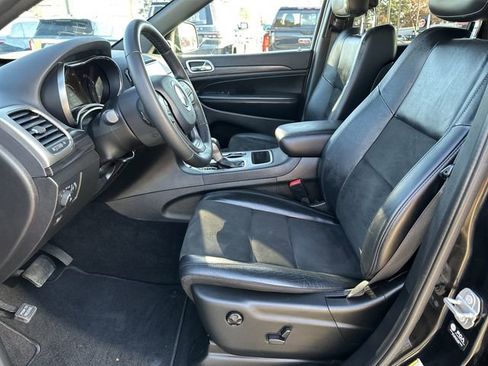 Used 2021 Jeep Grand Cherokee Laredo X image 3