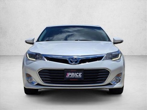 Used 2013 Toyota Avalon Limited FWD image 2
