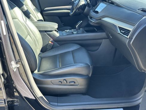 Used 2023 Cadillac XT4 Premium Luxury image 13