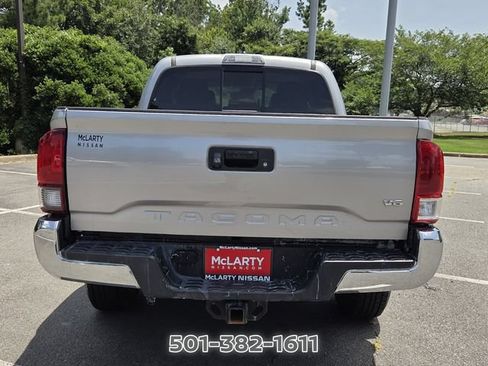 Used 2018 Toyota Tacoma SR5 RWD image 4