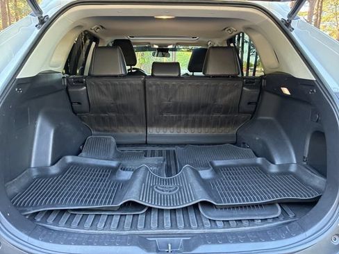Used 2022 Toyota RAV4 XLE Premium FWD image 18