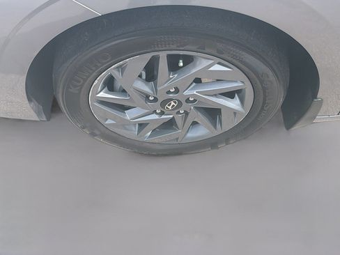 Used 2024 Hyundai Elantra SEL FWD image 33