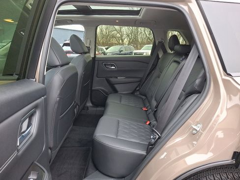 Certified 2024 Nissan Rogue Platinum image 12