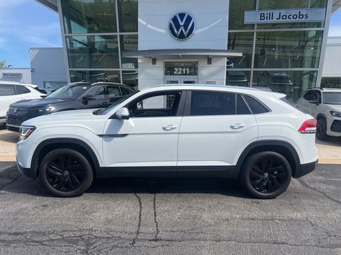 Certified 2023 Volkswagen Atlas Cross Sport SE w/ Panoramic Sunroof Package AWD/4WD image 3
