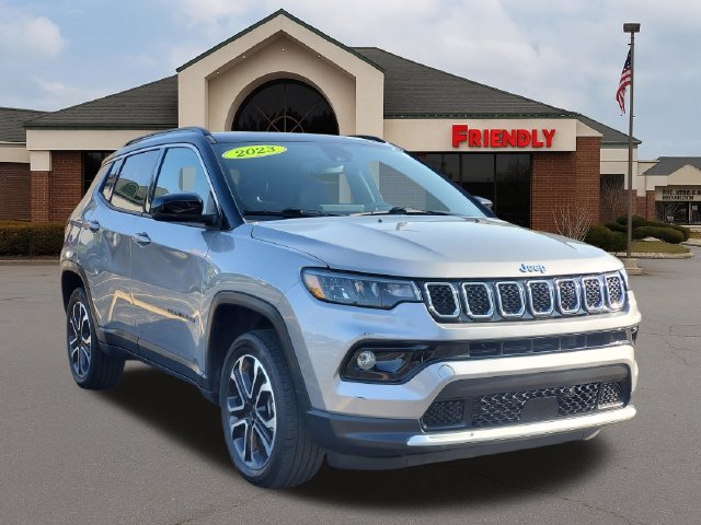 Used 2023 Jeep Compass Limited w/ Sun and Sound Group AWD/4WD image 2