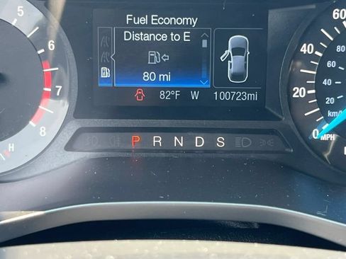 Used 2017 Ford Fusion SE FWD image 30