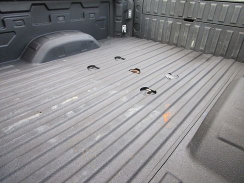 Used 2024 GMC Sierra 2500 AT4 w/ AT4 Premium Plus Package image 17