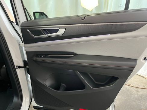 New 2026 Volkswagen Atlas Peak Edition AWD/4WD image 23
