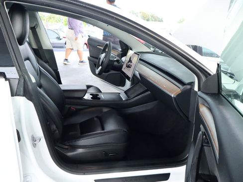 Used 2023 Tesla Model 3 Standard Range RWD image 29