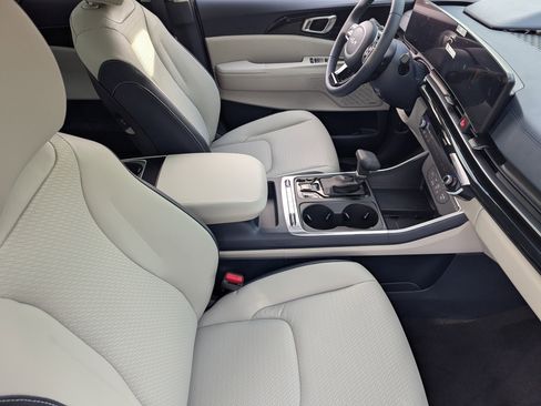 New 2026 Kia Carnival SX Prestige image 9