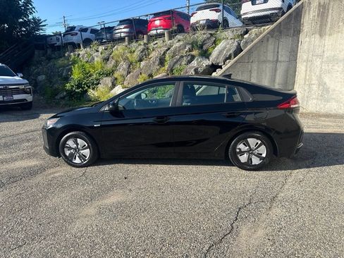 Used 2017 Hyundai Ioniq Blue FWD image 3
