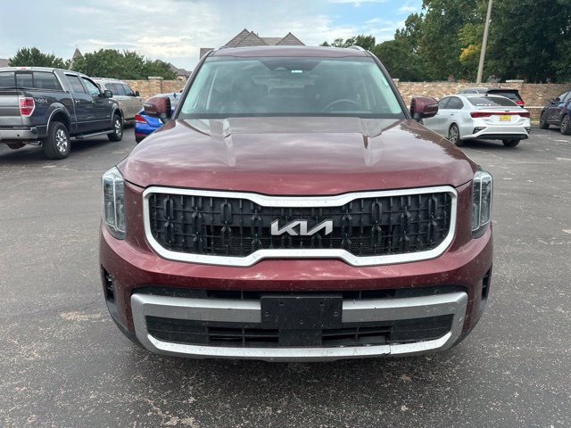 Used 2023 Kia Telluride EX w/ EX Captain's Chair Package FWD image 17