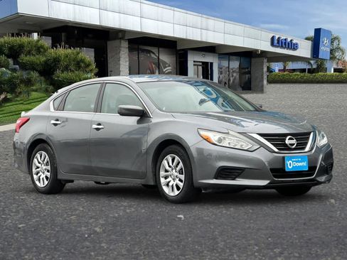 Used 2016 Nissan Altima 2.5 S w/ Power Driver Seat Package image 9