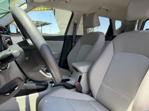 Used 2024 Kia Soul LX FWD image 35