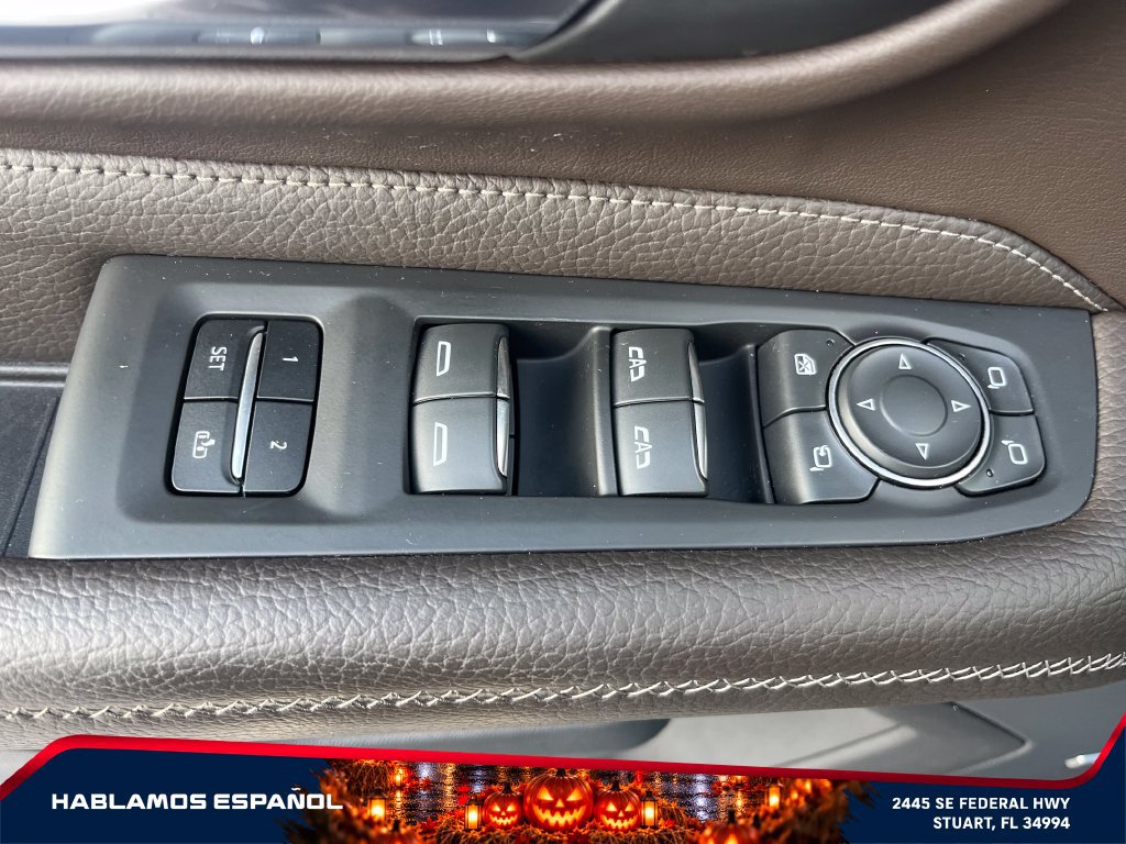 Used 2021 GMC Yukon XL Denali w/ Denali Premium Package AWD/4WD image 13