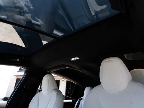 Used 2022 Tesla Model X Plaid AWD/4WD image 4