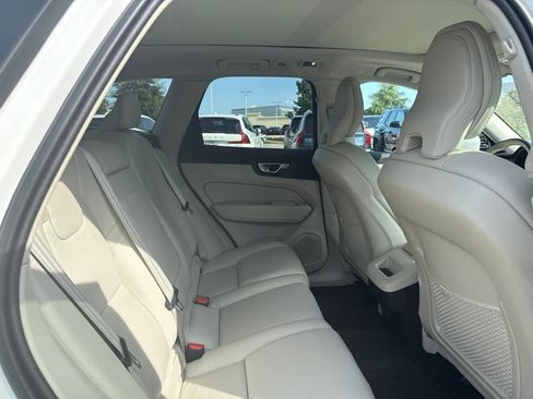 Used 2021 Volvo XC60 T5 Momentum w/ Premium Package AWD/4WD image 14