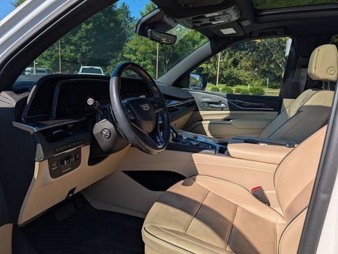 Used 2022 Cadillac Escalade Premium Luxury w/ Performance Package AWD/4WD image 9