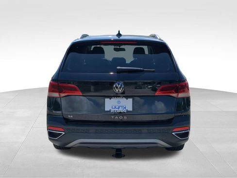 Certified 2022 Volkswagen Taos SE FWD image 5