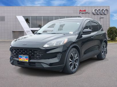 Used 2022 Ford Escape SE w/ SE Sport Appearance Package