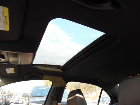 Used 2012 Volkswagen Jetta GLI Autobahn image 16