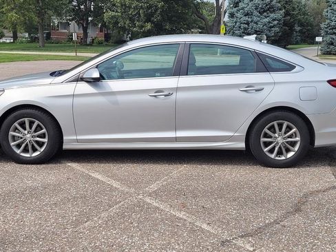 Used 2019 Hyundai Sonata ECO FWD image 2