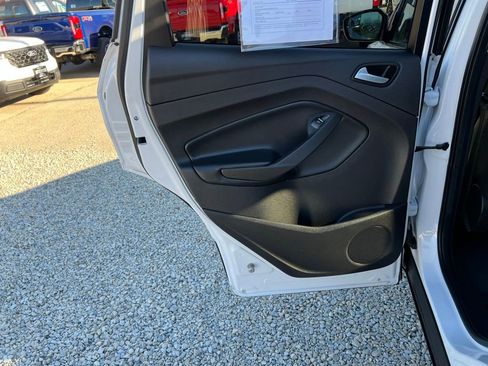 Used 2019 Ford Escape SE image 15