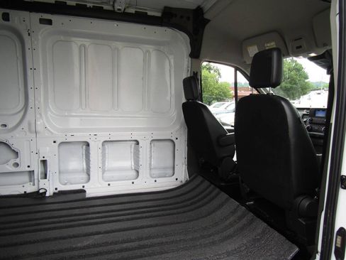 Used 2025 Ford Transit 250 148 Medium Roof RWD image 21