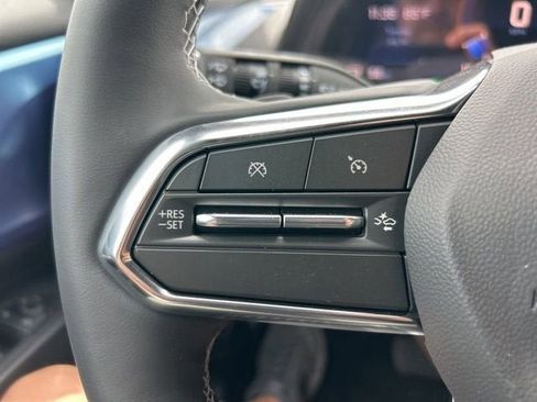 New 2025 Chevrolet Equinox EV LT image 19