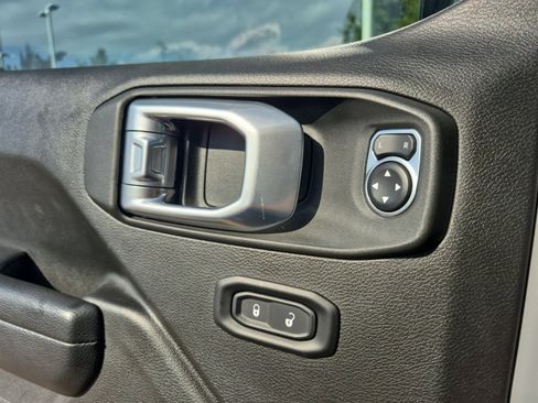 Used 2021 Jeep Wrangler Unlimited Sport AWD/4WD image 15