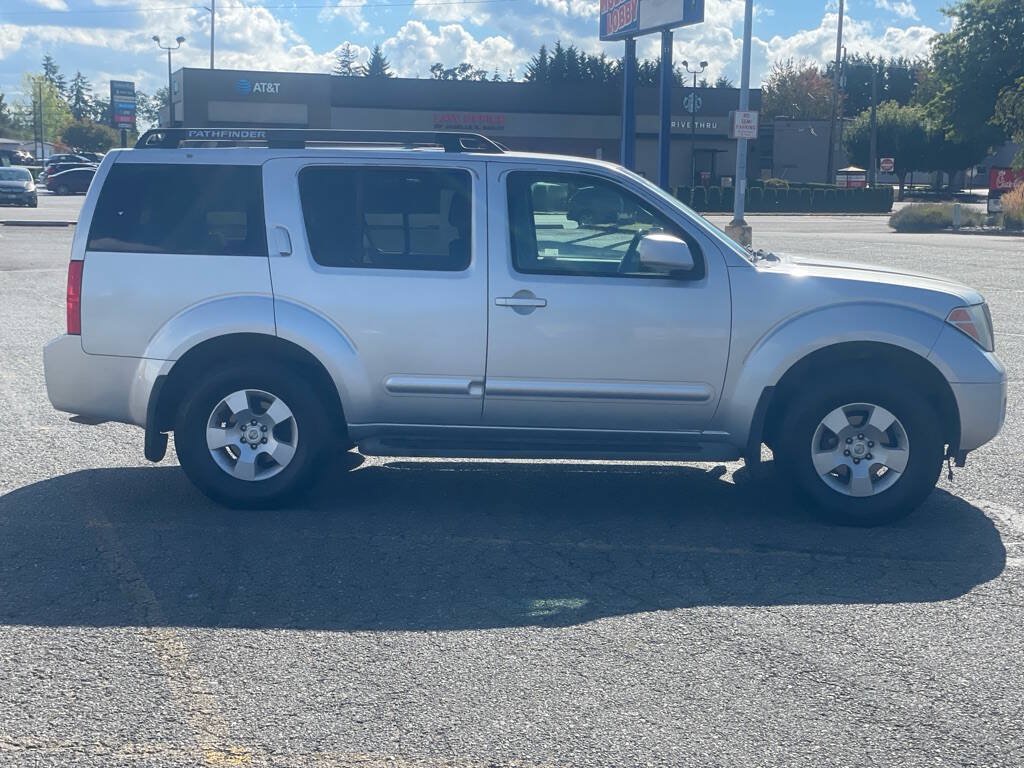 Used 2007 Nissan Pathfinder S AWD/4WD image 2