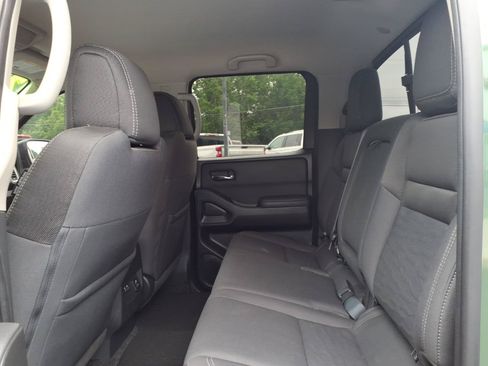 Used 2022 Nissan Frontier SV AWD/4WD image 12