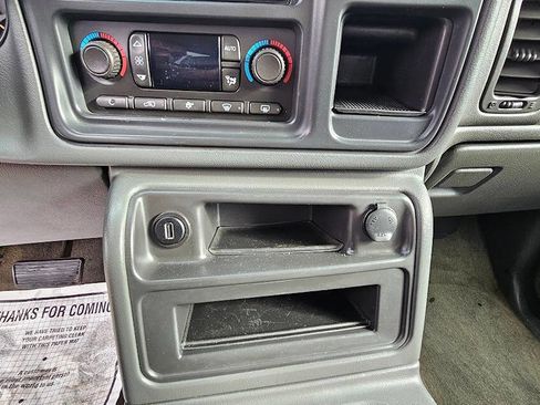 Used 2004 Chevrolet Silverado 2500 LT w/ Skid Plate Package image 28